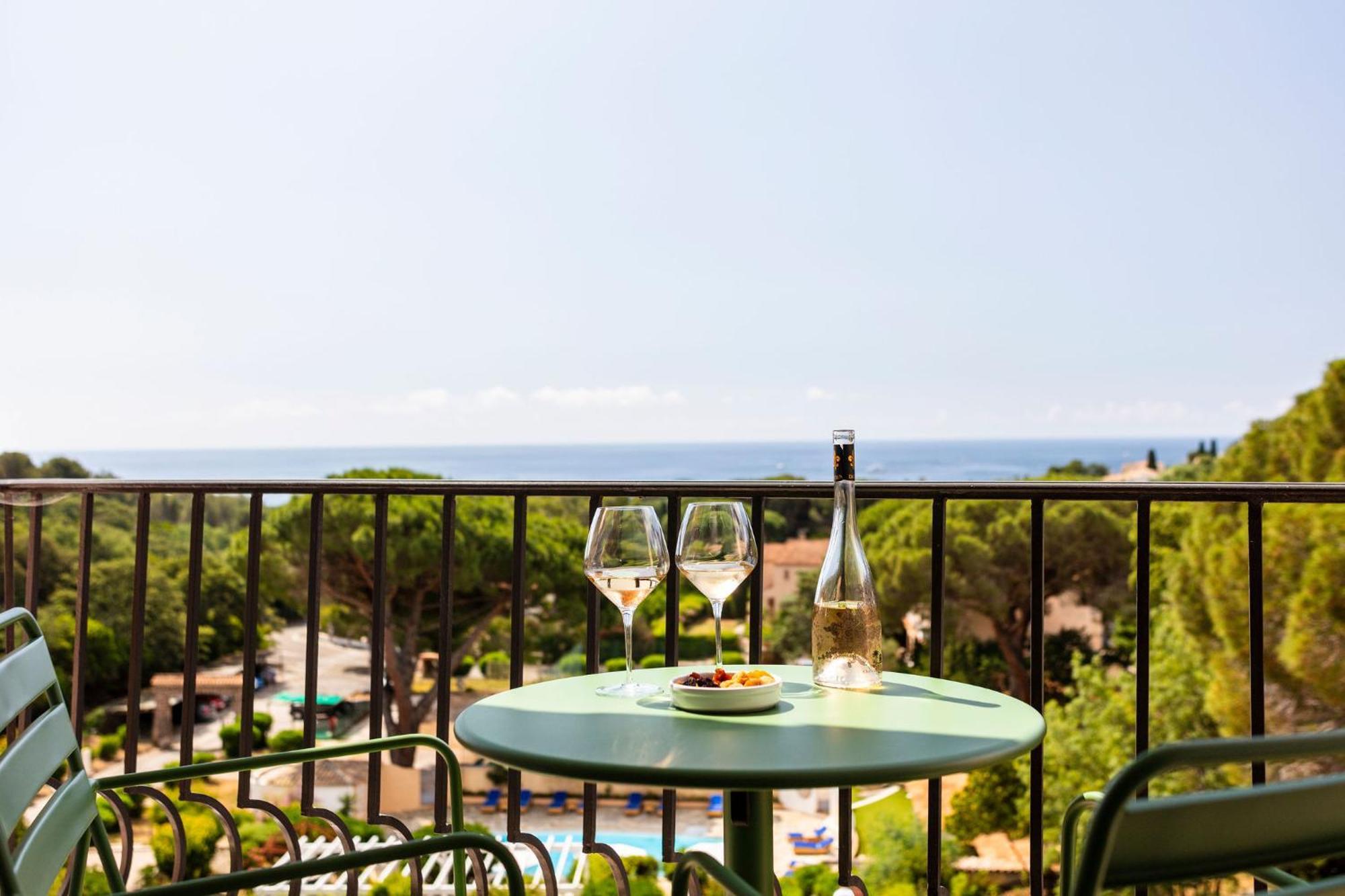 Hotel Du Parc Cavalaire Sur Mer Екстер'єр фото