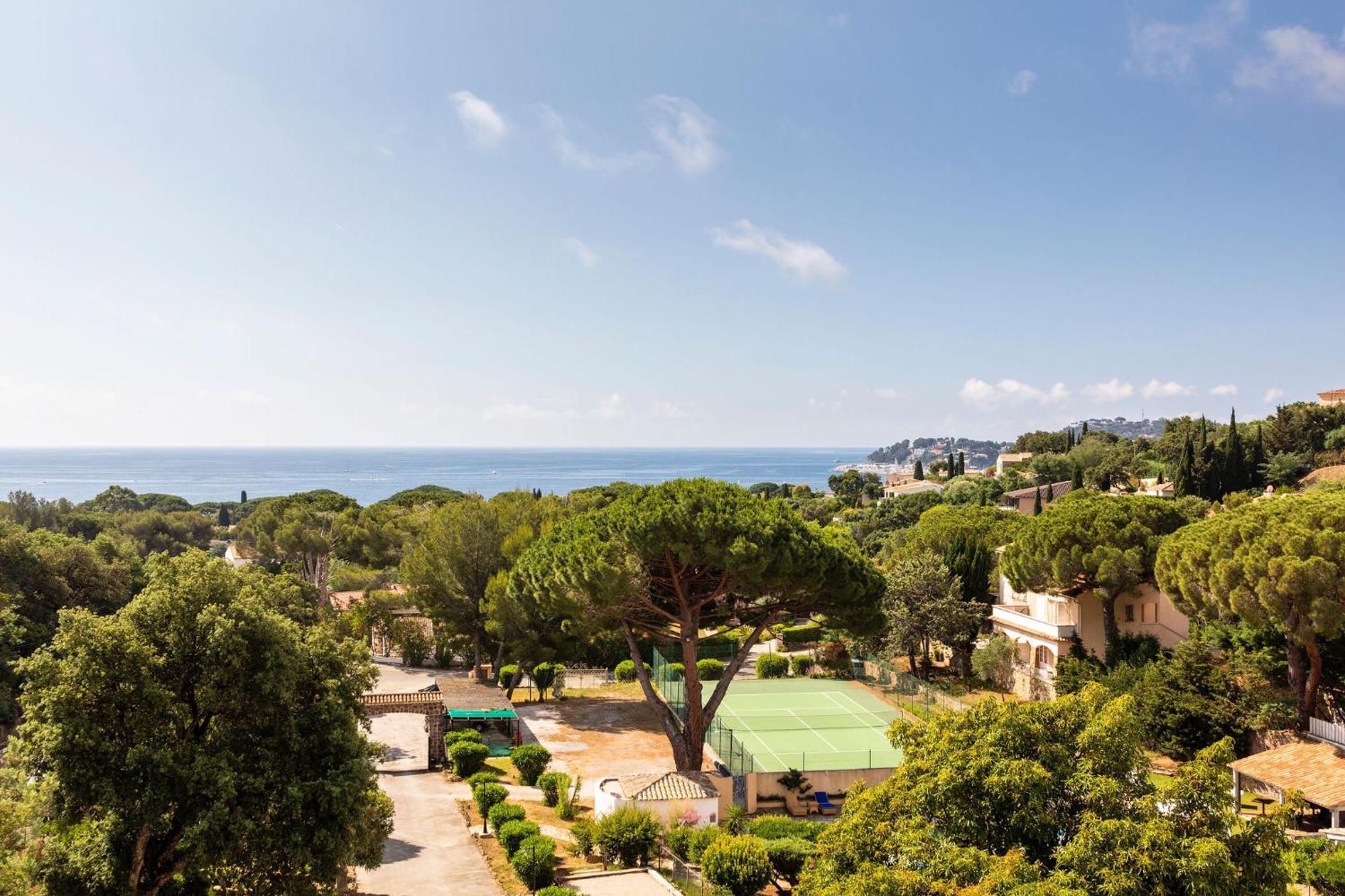 Hotel Du Parc Cavalaire Sur Mer Екстер'єр фото