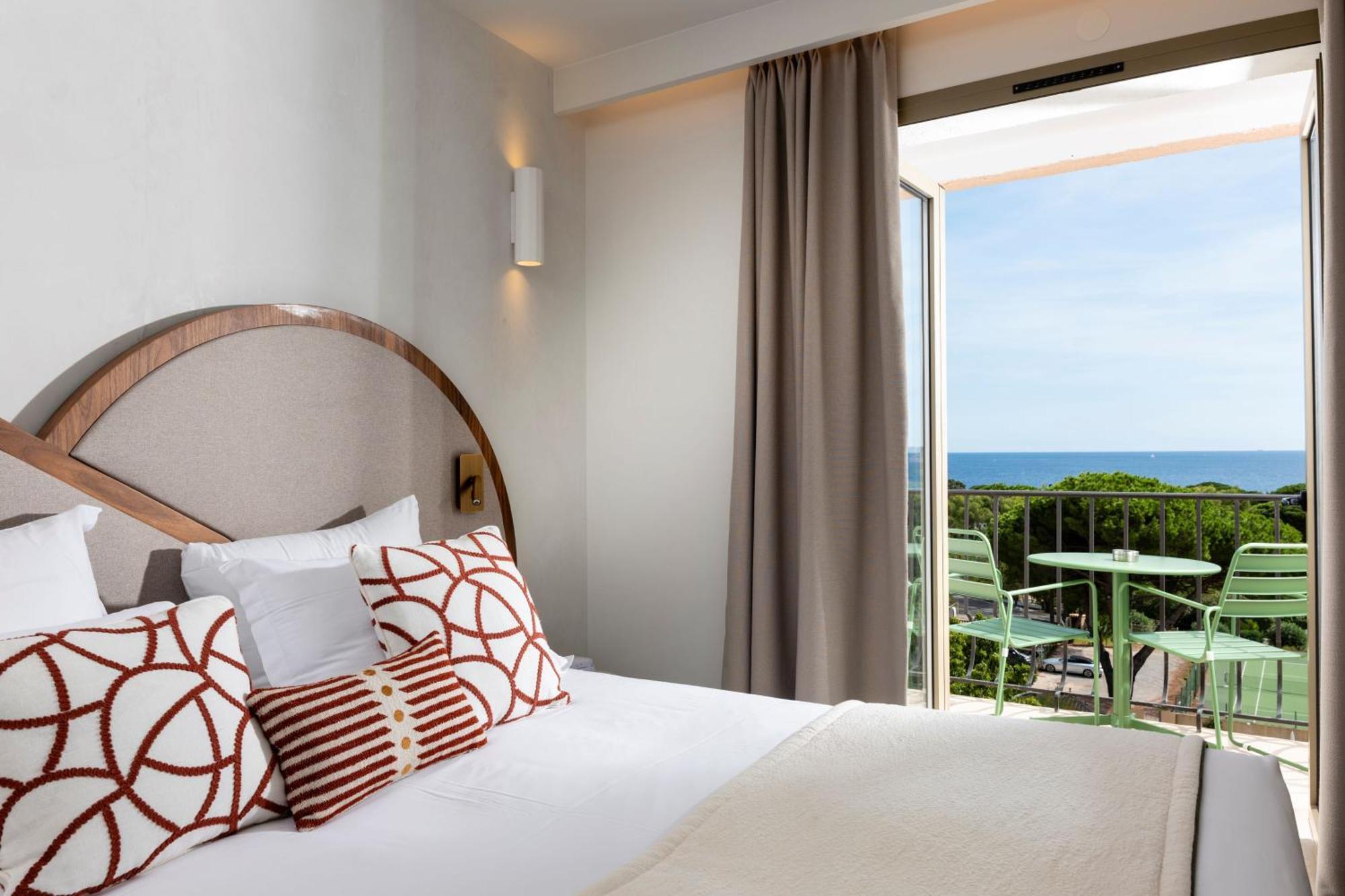 Hotel Du Parc Cavalaire Sur Mer Екстер'єр фото