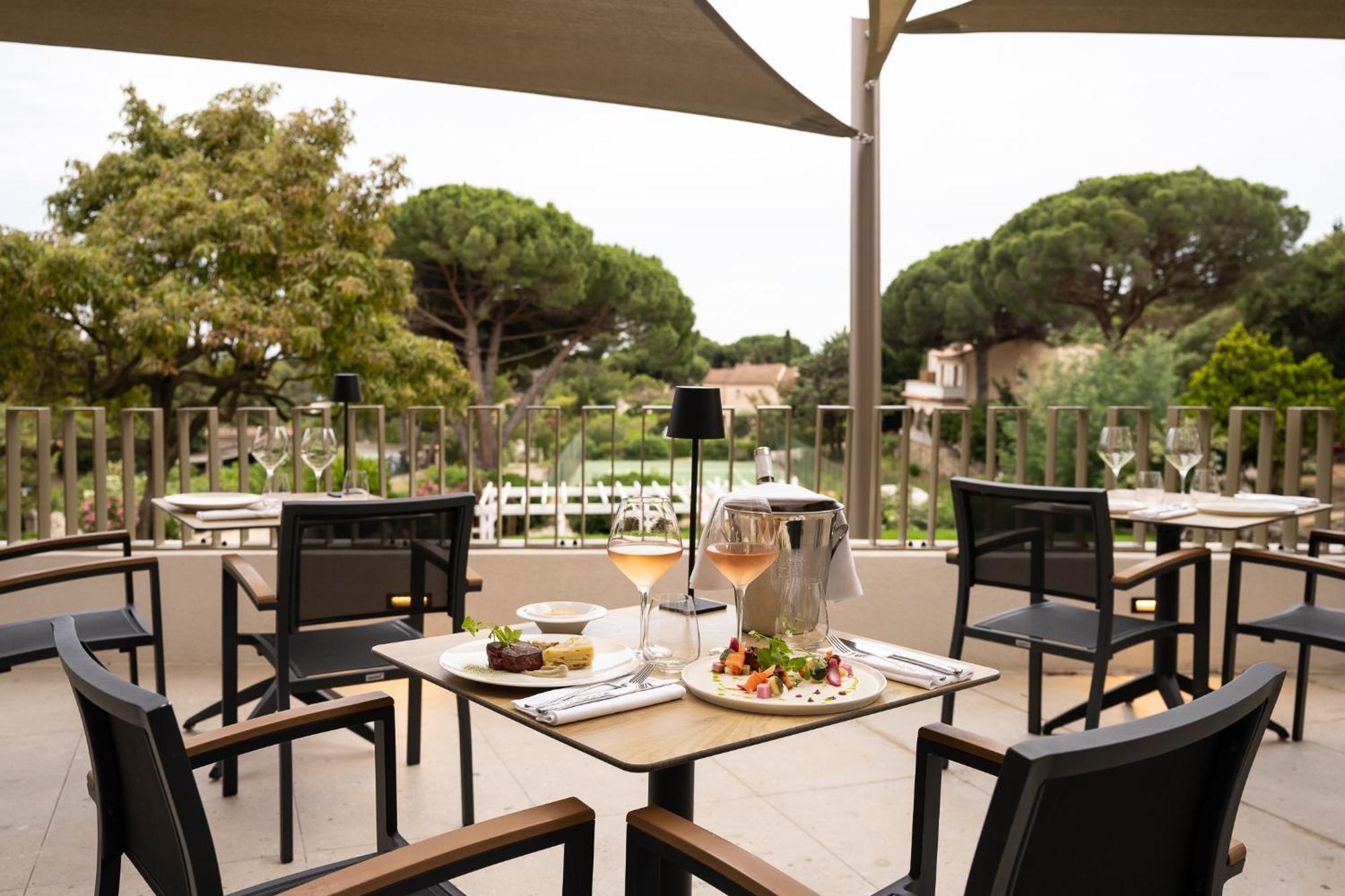 Hotel Du Parc Cavalaire Sur Mer Екстер'єр фото